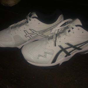 💕New ASICS Shoes Size 8